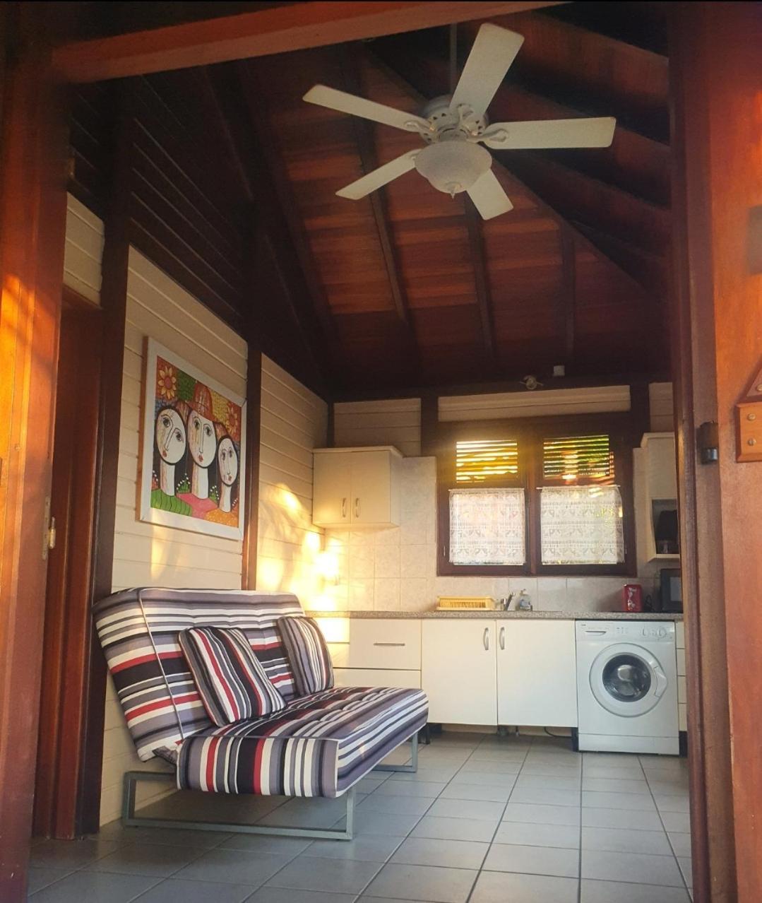 Cottage La Pointe Marine Deshaies Bagian luar foto